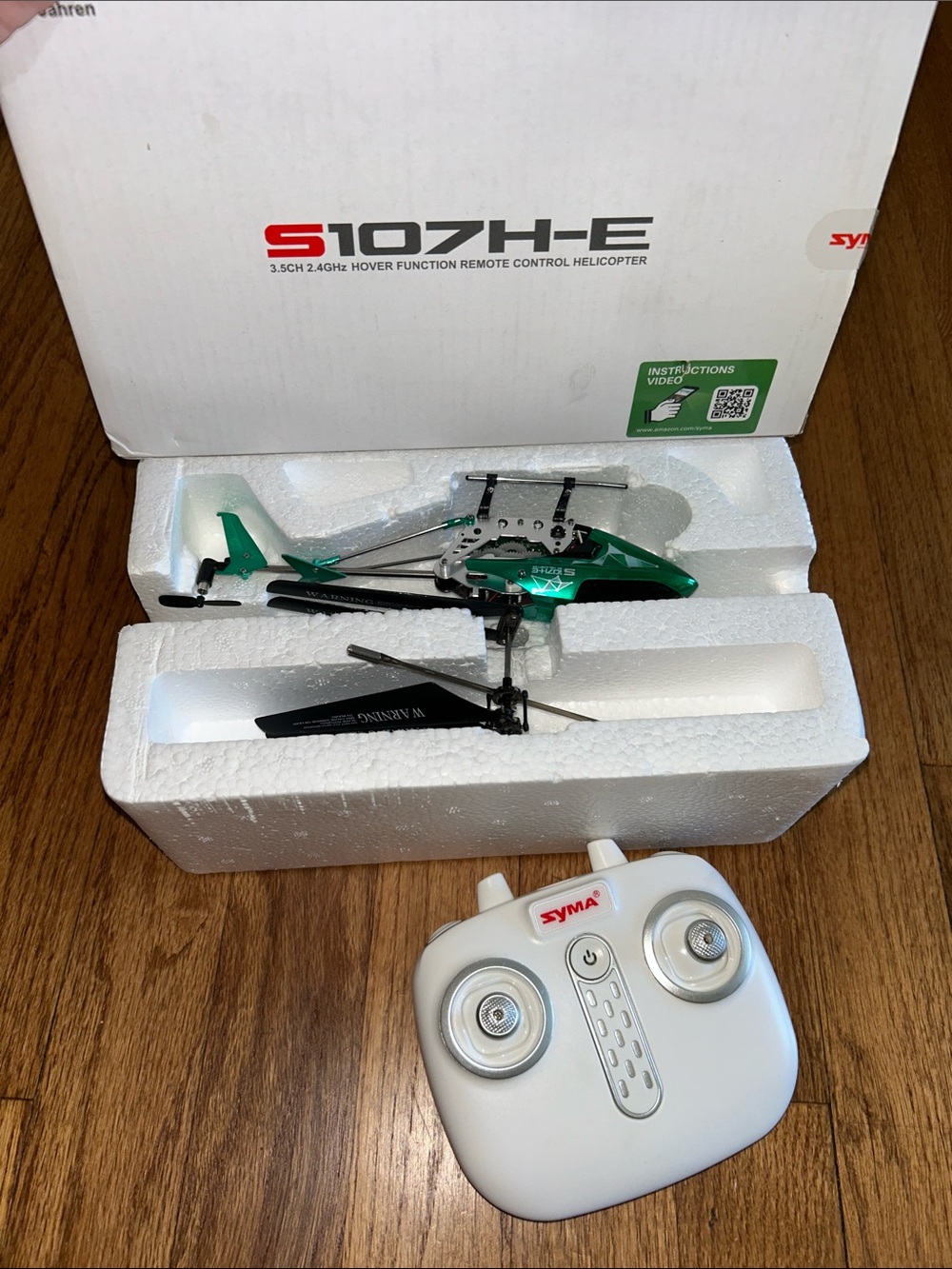 Syma Green and White Remote Control Helicopter with Controller